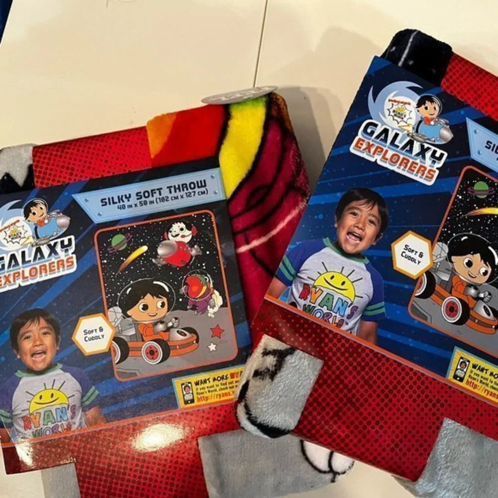 Ryan's World Kid's Throw - Galaxy Explorers (TWO‎ throws) (new) (kids)